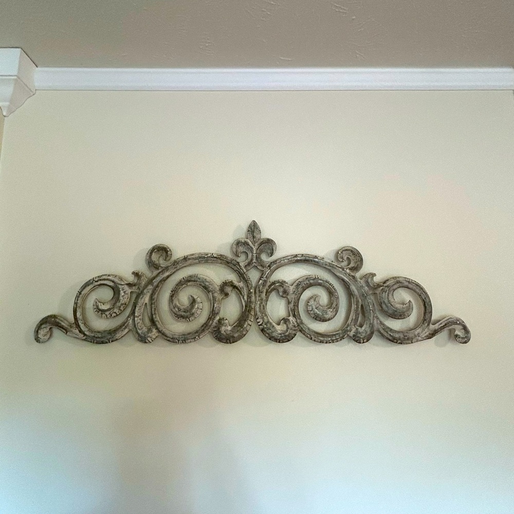 Lightweight metal wall art decor